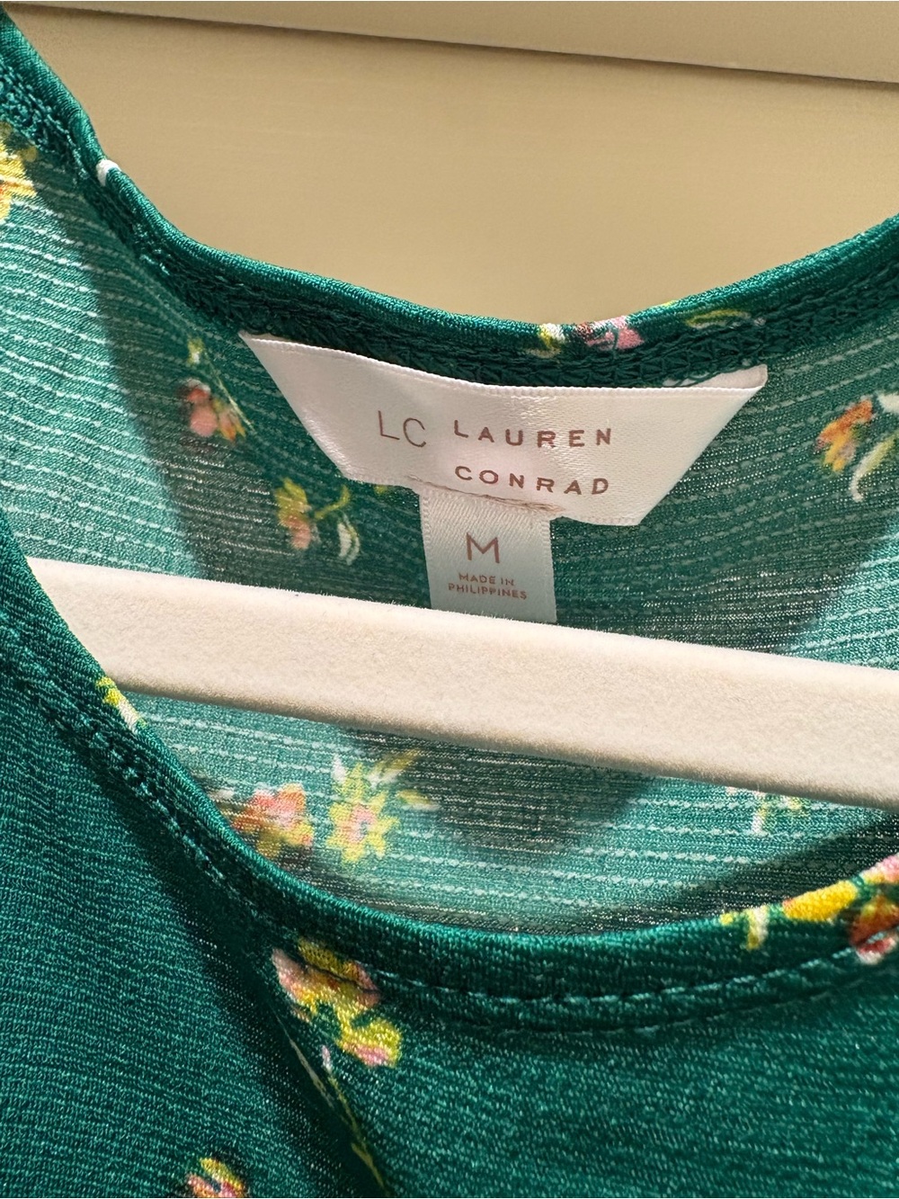 Lauren Conrad Green Floral Ruffle Short-Sleeve Top - Picture 3 of 4